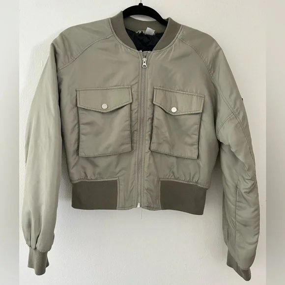 H&M NYLON BOMBER JACKET Light khaki green - Picture 2 of 9